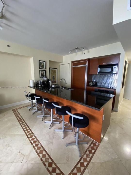 En Venta: $730,000 (1 camas, 1 baños, 844 Pies cuadrados)