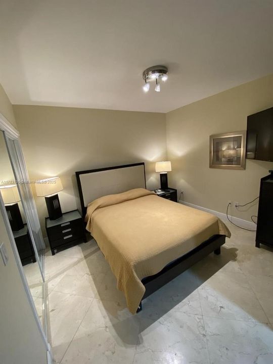 En Venta: $730,000 (1 camas, 1 baños, 844 Pies cuadrados)