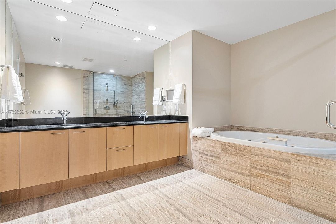 Недавно арендовано: $8,500 (3 спален, 3 ванн, 1974 Квадратных фут)