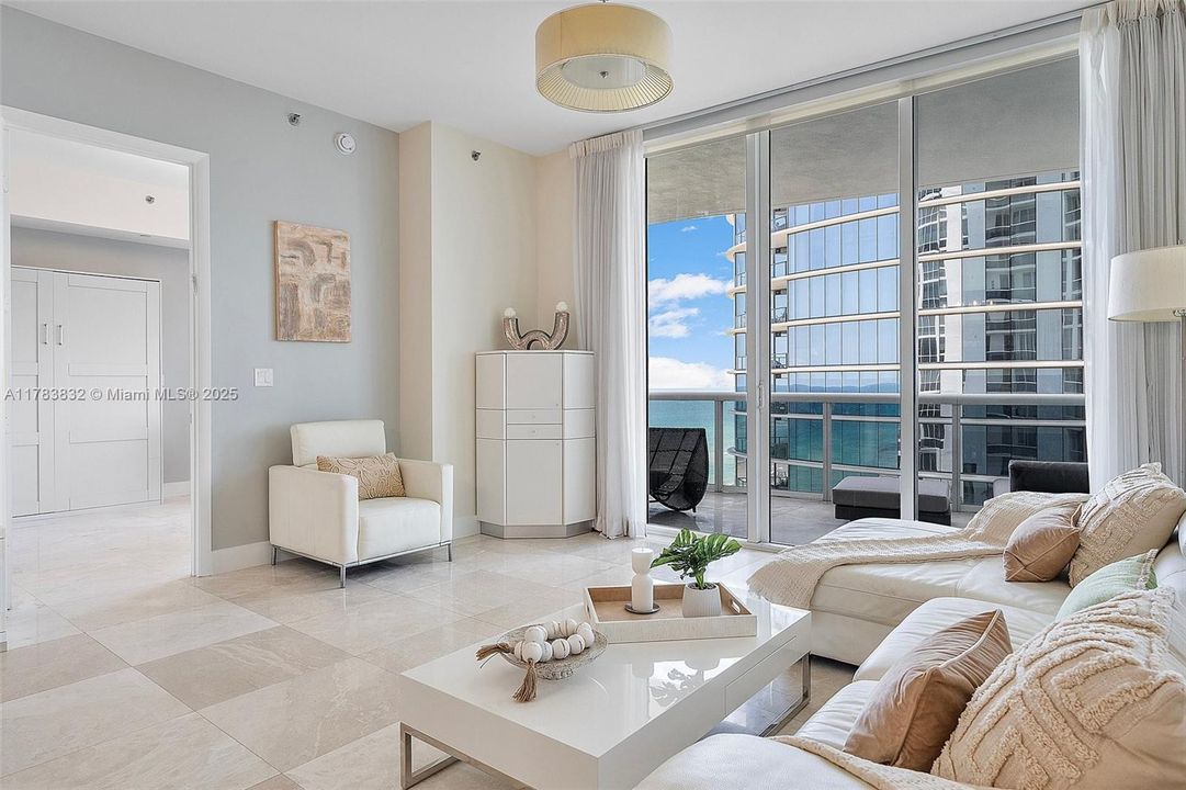 Недавно арендовано: $8,500 (3 спален, 3 ванн, 1974 Квадратных фут)