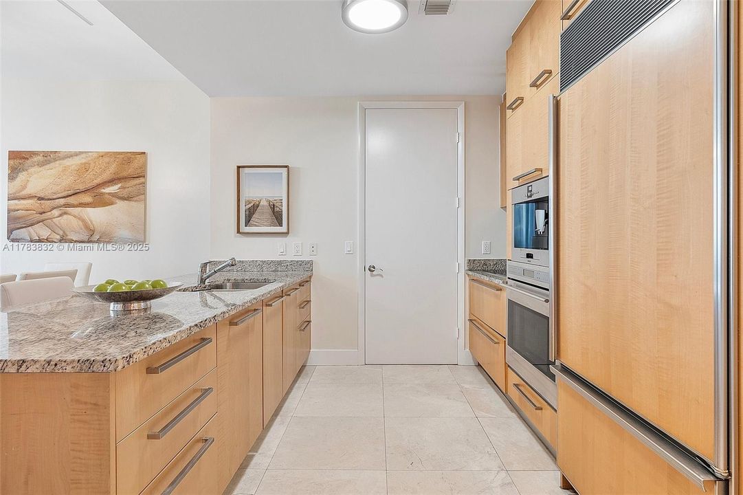 Недавно арендовано: $8,500 (3 спален, 3 ванн, 1974 Квадратных фут)