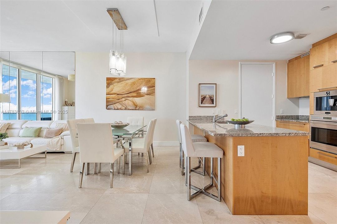 Недавно арендовано: $8,500 (3 спален, 3 ванн, 1974 Квадратных фут)