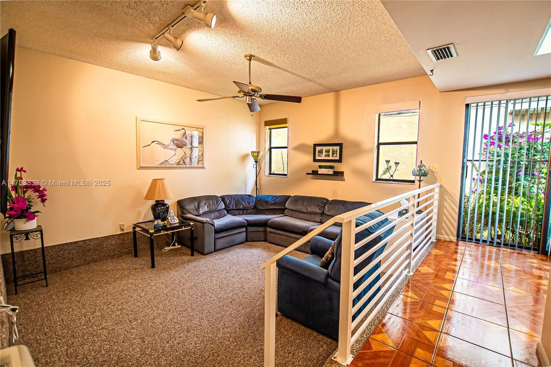 Recently Sold: $565,000 (3 beds, 2 baths, 1861 Square Feet)