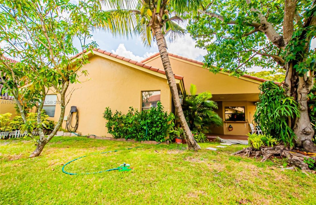 Recently Sold: $565,000 (3 beds, 2 baths, 1861 Square Feet)