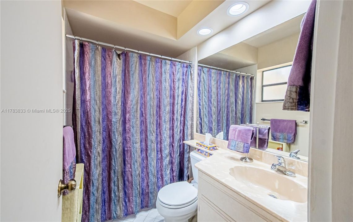 Recently Sold: $565,000 (3 beds, 2 baths, 1861 Square Feet)