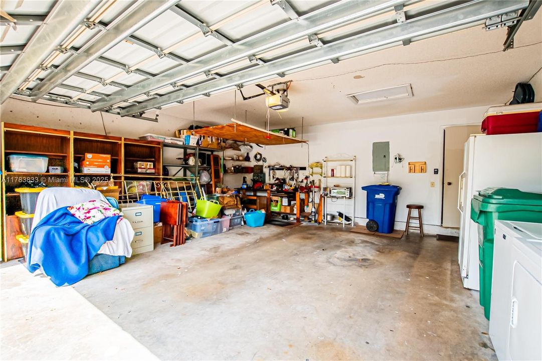 Recently Sold: $565,000 (3 beds, 2 baths, 1861 Square Feet)