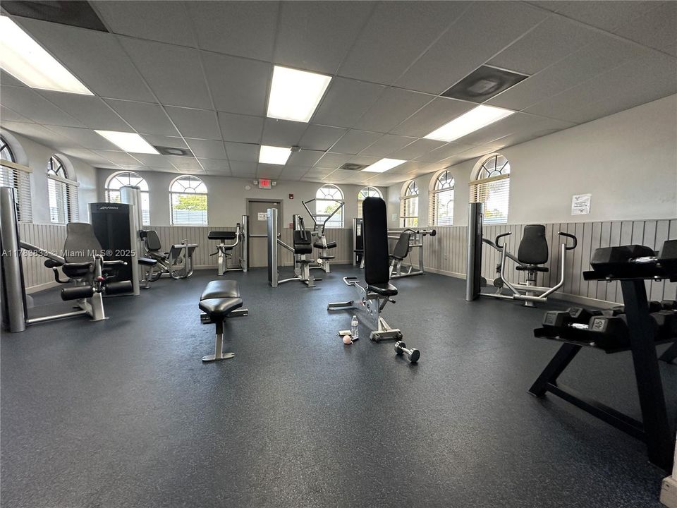 Recently Sold: $565,000 (3 beds, 2 baths, 1861 Square Feet)