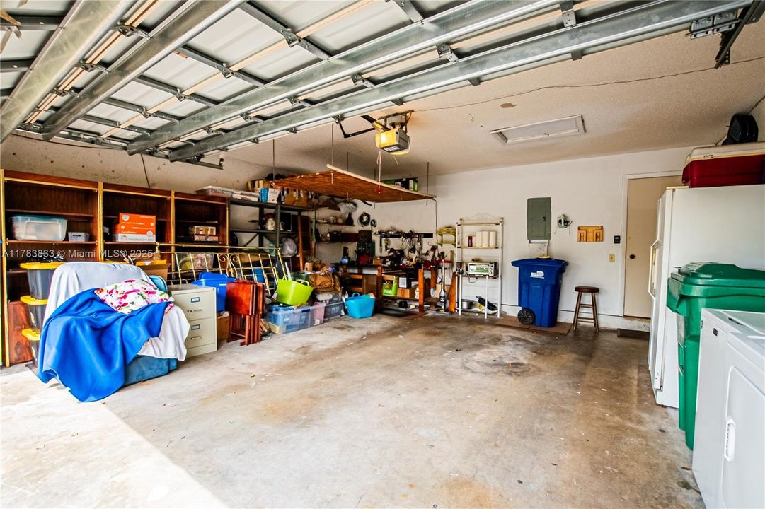 Recently Sold: $565,000 (3 beds, 2 baths, 1861 Square Feet)