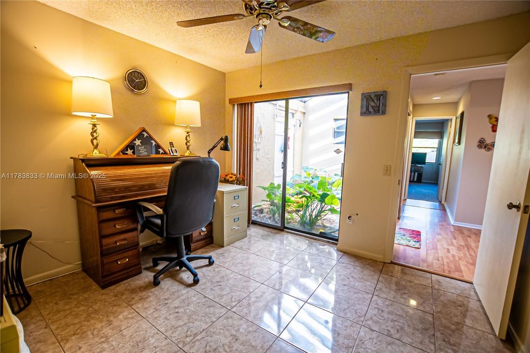 Recently Sold: $565,000 (3 beds, 2 baths, 1861 Square Feet)