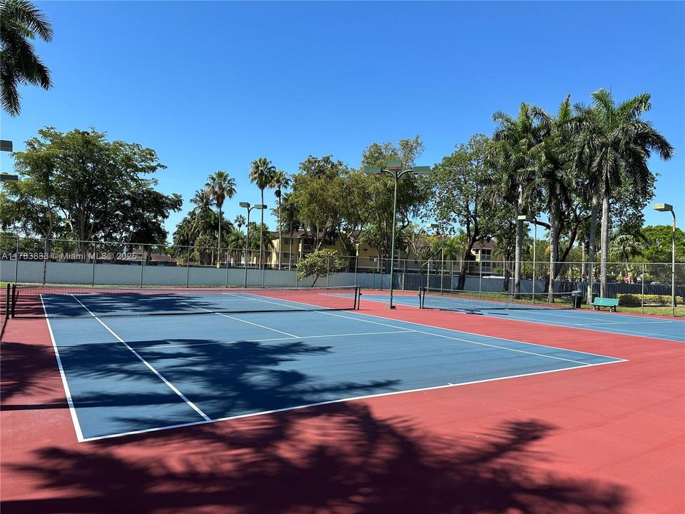 Recently Sold: $565,000 (3 beds, 2 baths, 1861 Square Feet)