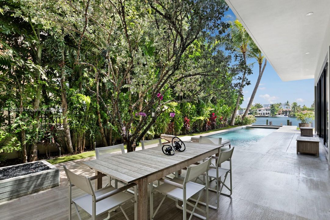 En Venta: $19,999,000 (4 camas, 4 baños, 5146 Pies cuadrados)