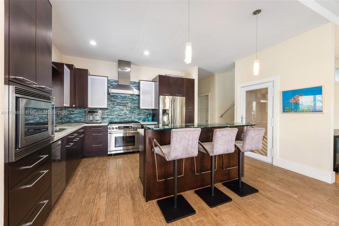 待售: $1,950,000 (4 贝兹, 5 浴室, 3198 平方英尺)