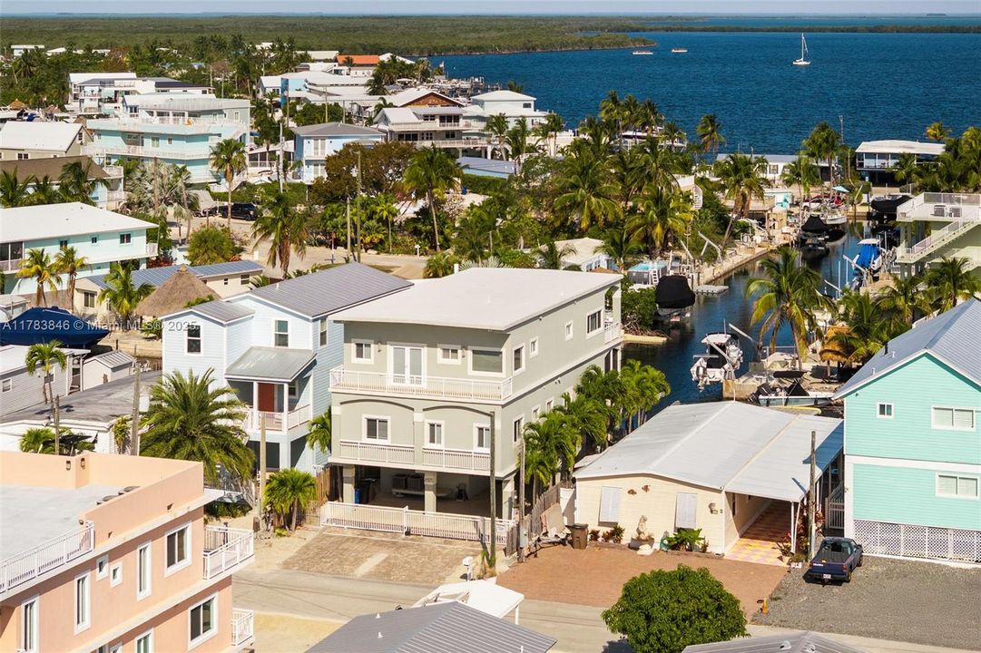 待售: $1,950,000 (4 贝兹, 5 浴室, 3198 平方英尺)