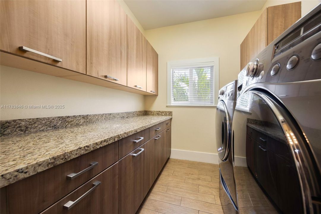 待售: $1,950,000 (4 贝兹, 5 浴室, 3198 平方英尺)