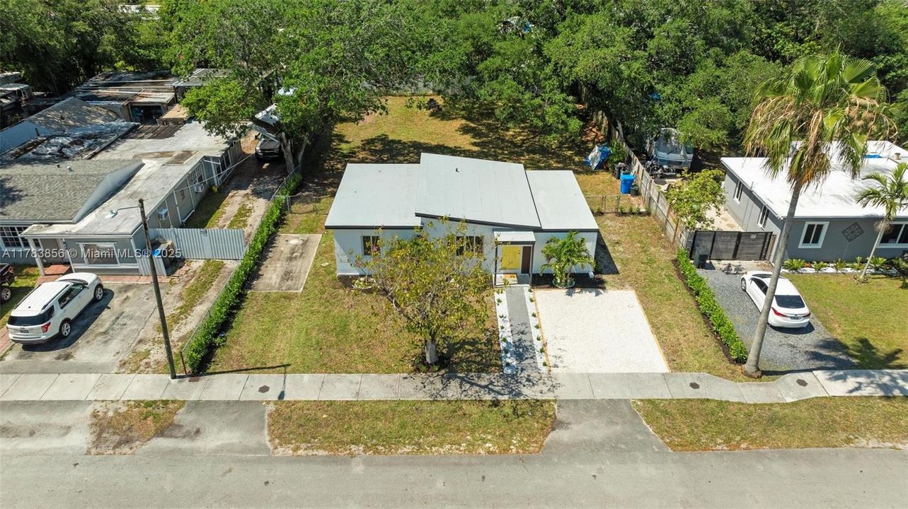 Недавно продано: $489,000 (3 спален, 2 ванн, 0 Квадратных фут)