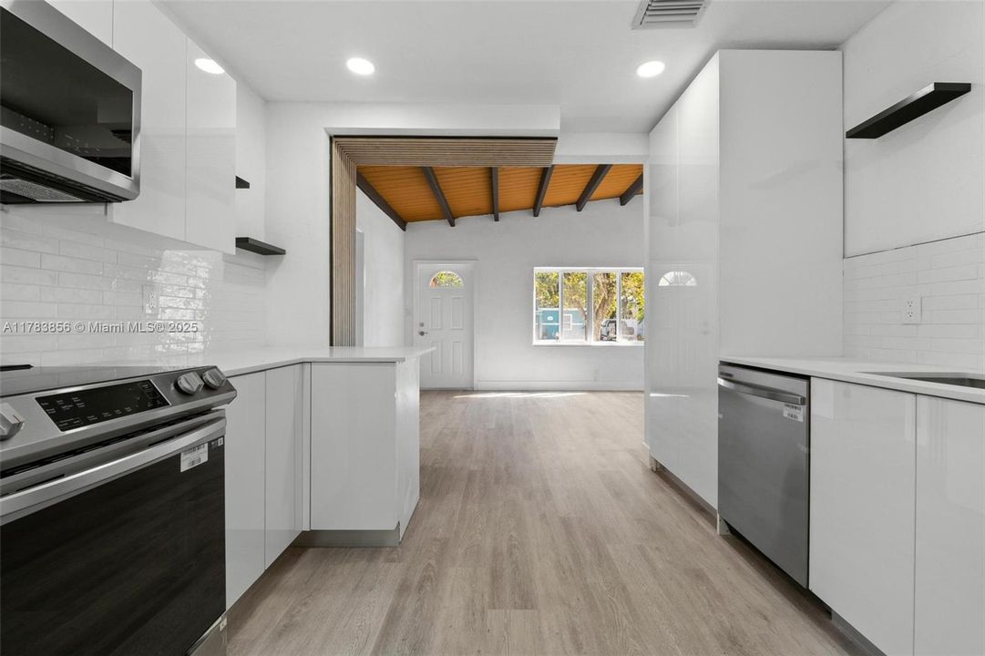 Недавно продано: $489,000 (3 спален, 2 ванн, 0 Квадратных фут)