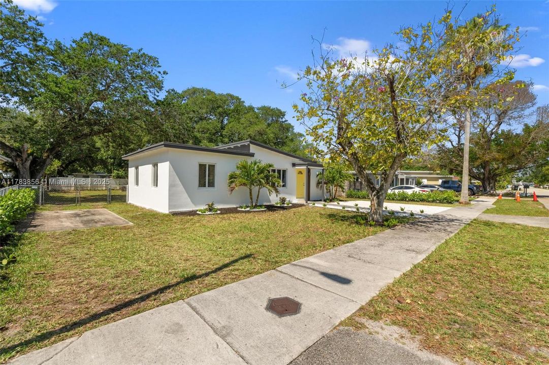 Недавно продано: $489,000 (3 спален, 2 ванн, 0 Квадратных фут)