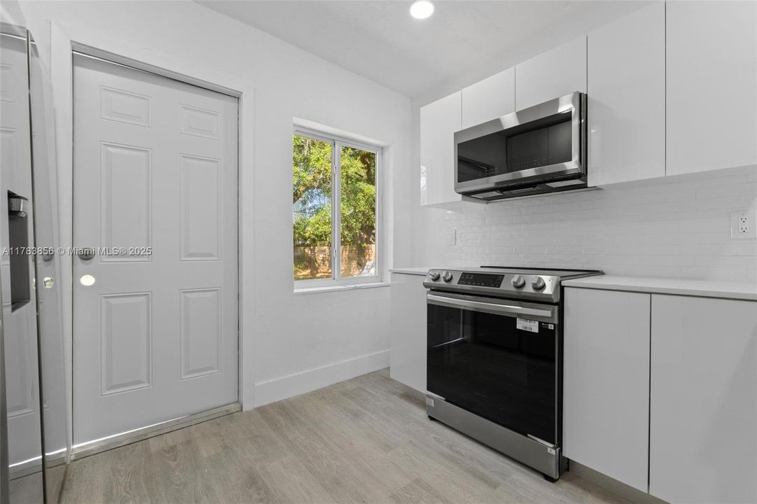 Недавно продано: $489,000 (3 спален, 2 ванн, 0 Квадратных фут)