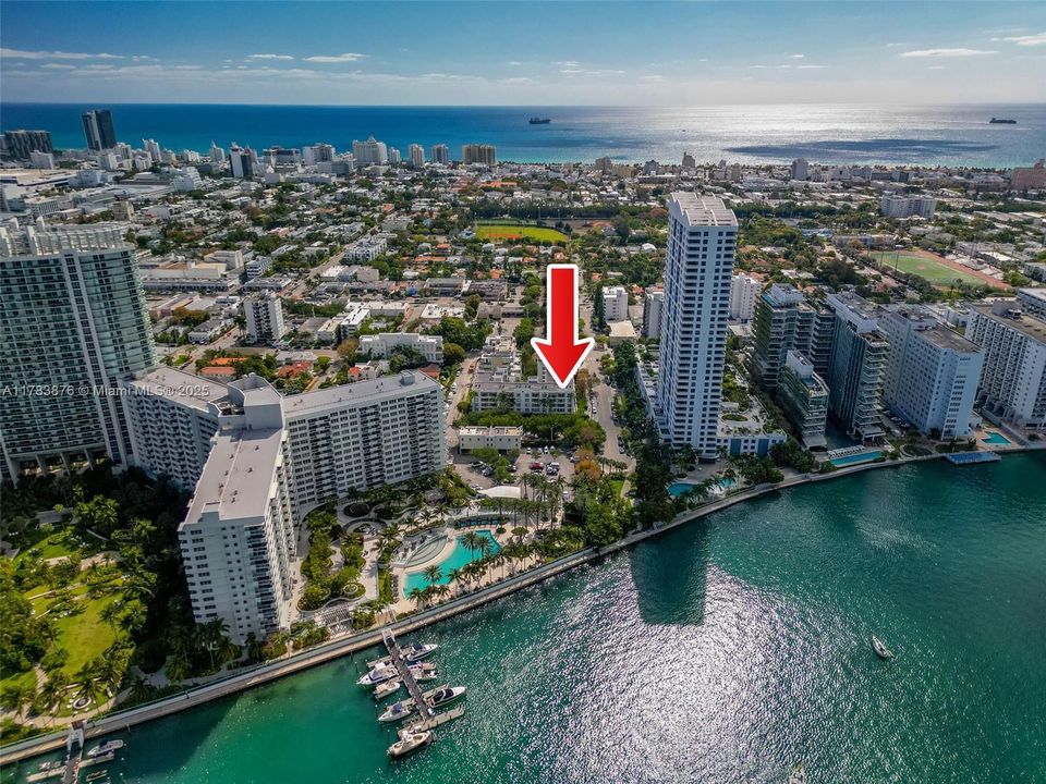 Недавно продано: $799,000 (2 спален, 2 ванн, 1040 Квадратных фут)