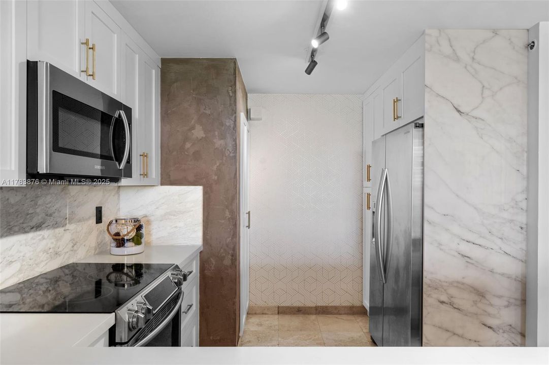 Недавно продано: $799,000 (2 спален, 2 ванн, 1040 Квадратных фут)