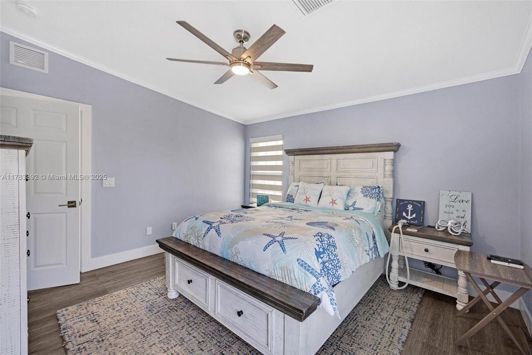 Recently Sold: $1,479,990 (3 beds, 2 baths, 1296 Square Feet)