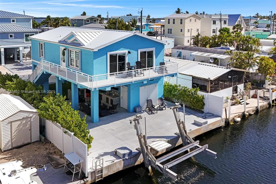 Recently Sold: $1,479,990 (3 beds, 2 baths, 1296 Square Feet)