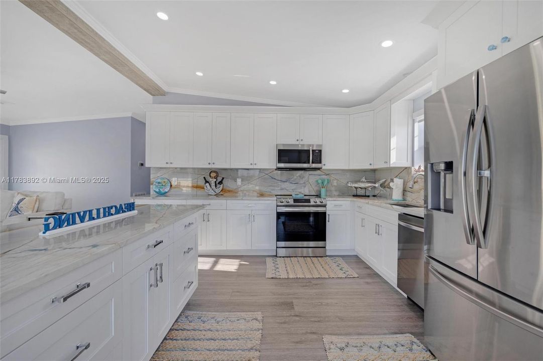 Recently Sold: $1,479,990 (3 beds, 2 baths, 1296 Square Feet)