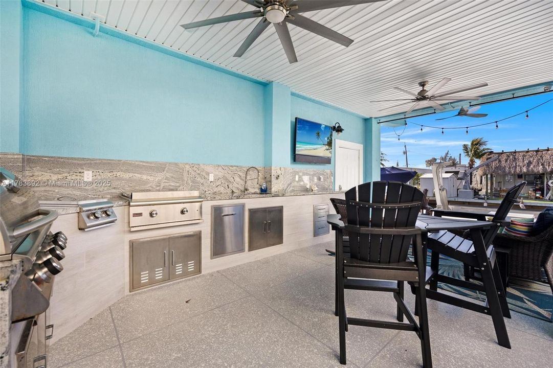 Recently Sold: $1,479,990 (3 beds, 2 baths, 1296 Square Feet)