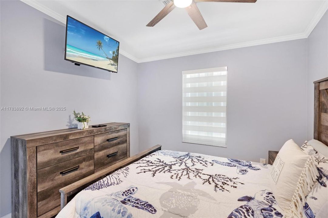 Recently Sold: $1,479,990 (3 beds, 2 baths, 1296 Square Feet)