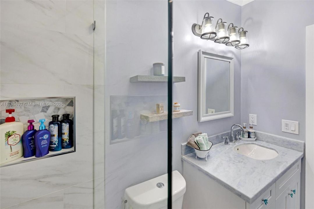 Recently Sold: $1,479,990 (3 beds, 2 baths, 1296 Square Feet)