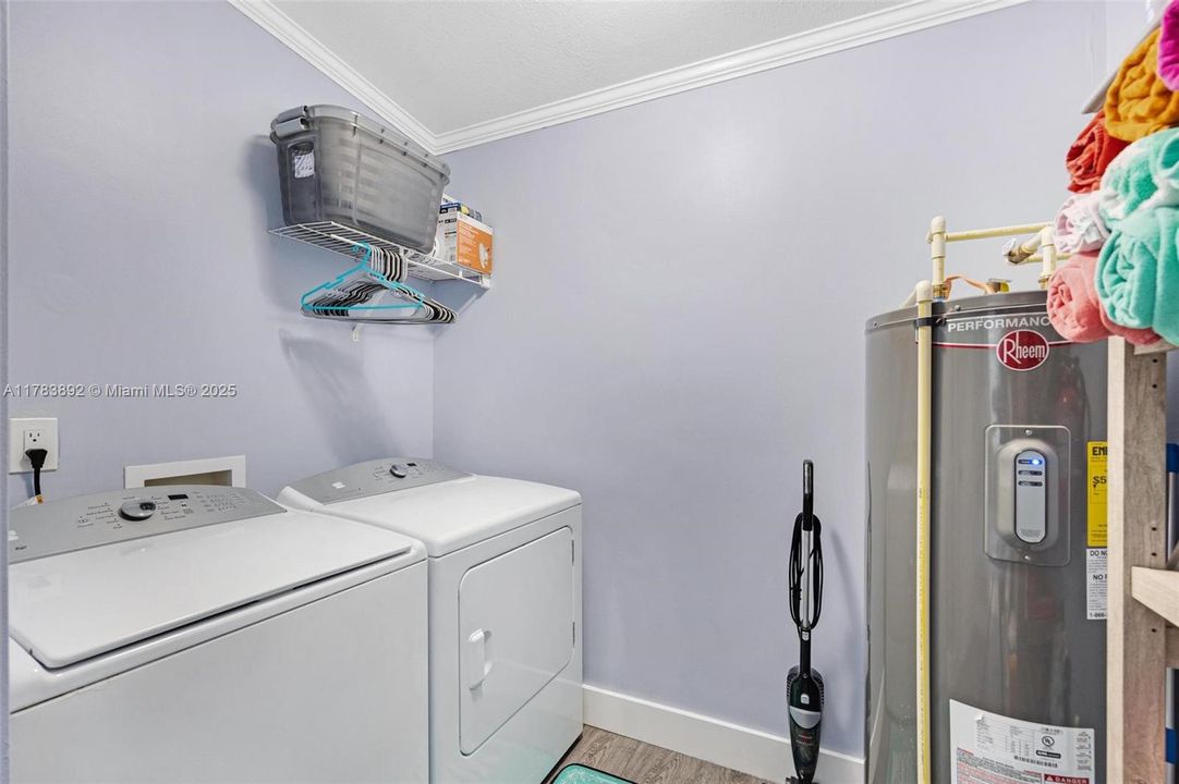 Recently Sold: $1,479,990 (3 beds, 2 baths, 1296 Square Feet)