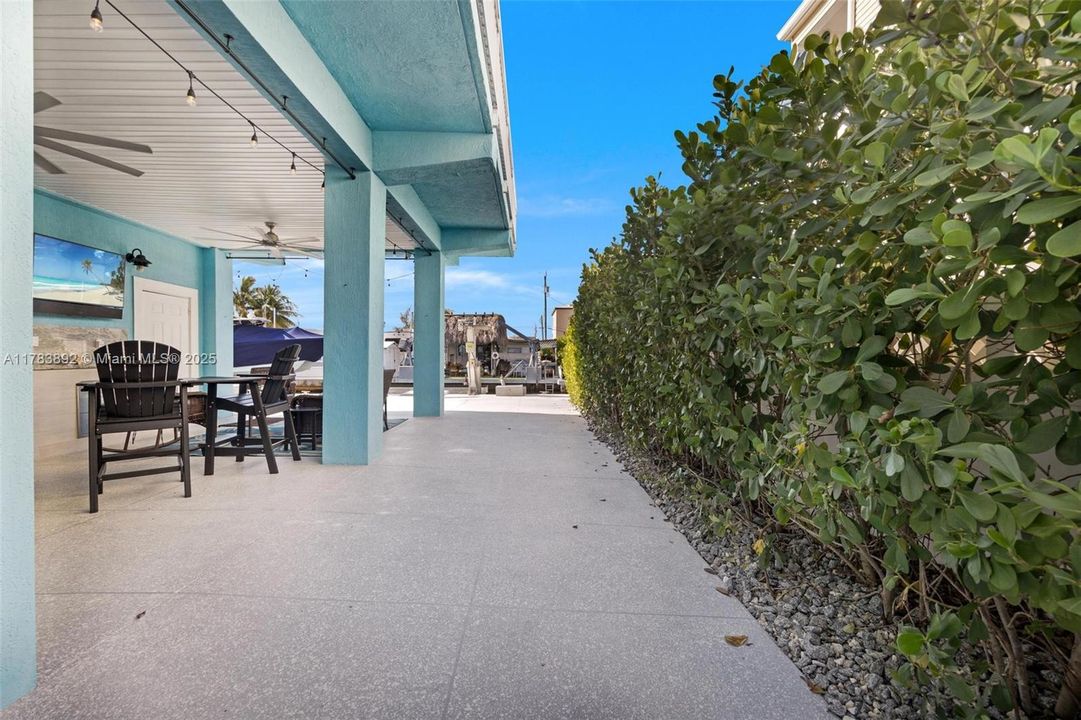 Recently Sold: $1,479,990 (3 beds, 2 baths, 1296 Square Feet)