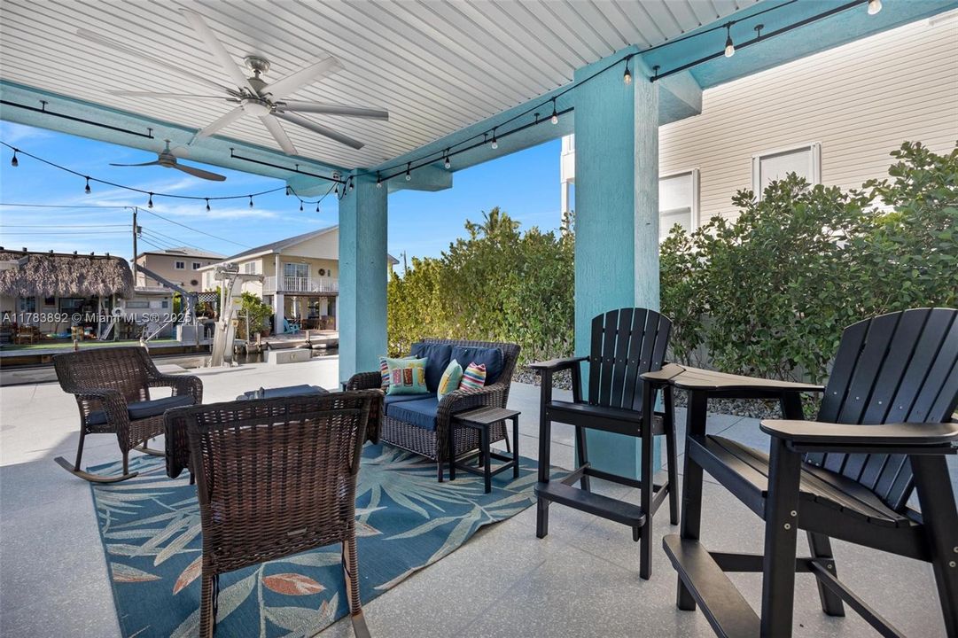 Recently Sold: $1,479,990 (3 beds, 2 baths, 1296 Square Feet)