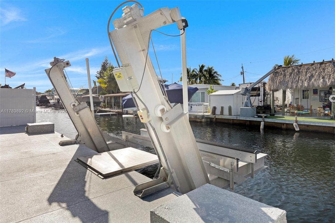 Recently Sold: $1,479,990 (3 beds, 2 baths, 1296 Square Feet)