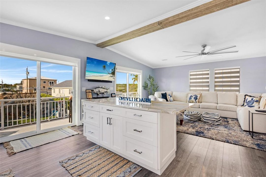 Recently Sold: $1,479,990 (3 beds, 2 baths, 1296 Square Feet)