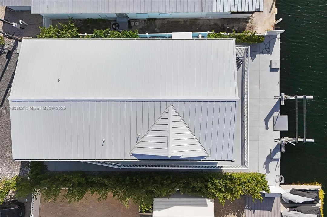 Recently Sold: $1,479,990 (3 beds, 2 baths, 1296 Square Feet)