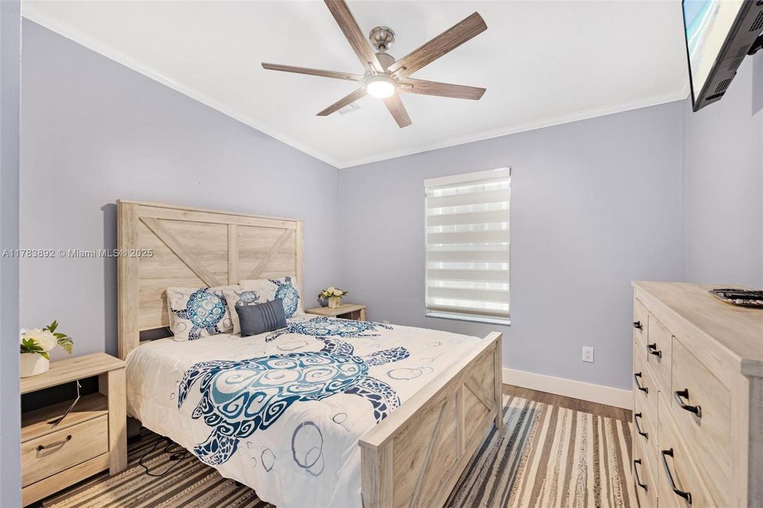 Recently Sold: $1,479,990 (3 beds, 2 baths, 1296 Square Feet)