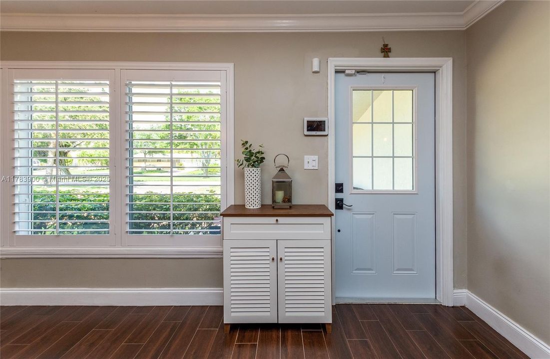 Недавно продано: $675,000 (3 спален, 2 ванн, 2310 Квадратных фут)