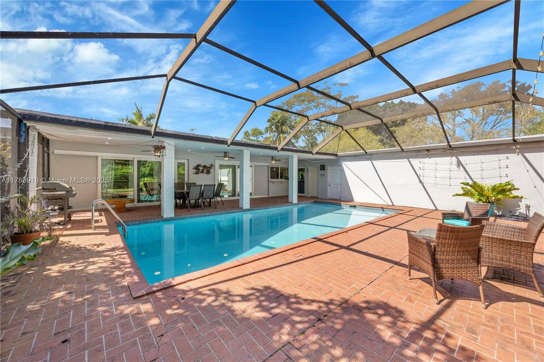 Recently Sold: $1,999,000 (5 beds, 4 baths, 2508 Square Feet)