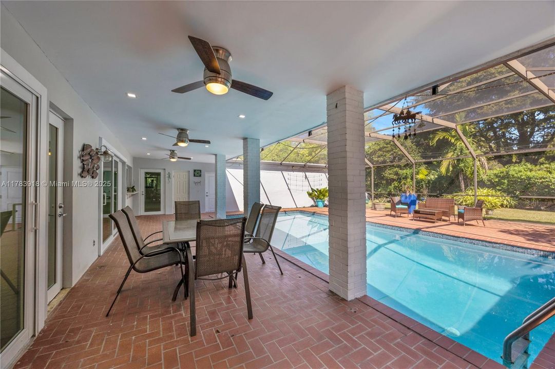 Recently Sold: $1,999,000 (5 beds, 4 baths, 2508 Square Feet)