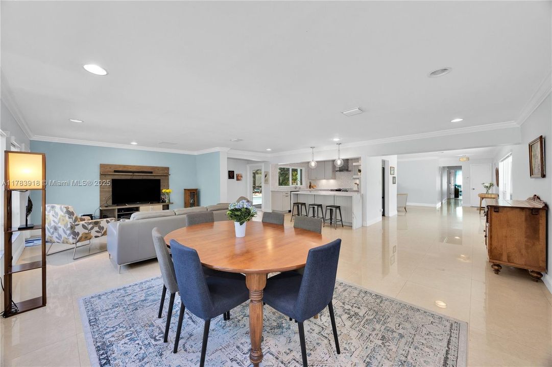 Recently Sold: $1,999,000 (5 beds, 4 baths, 2508 Square Feet)