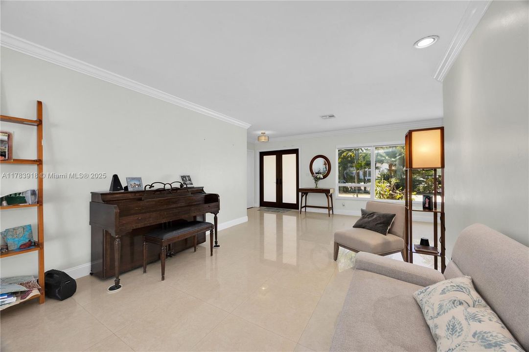 Recently Sold: $1,999,000 (5 beds, 4 baths, 2508 Square Feet)