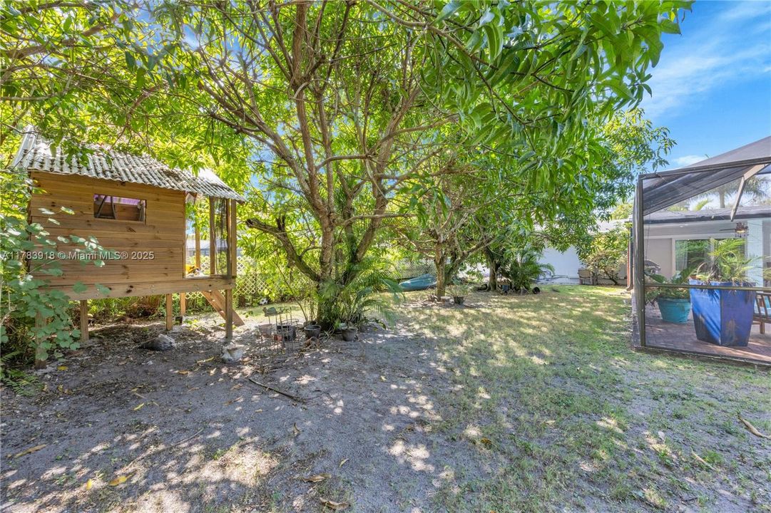 Recently Sold: $1,999,000 (5 beds, 4 baths, 2508 Square Feet)