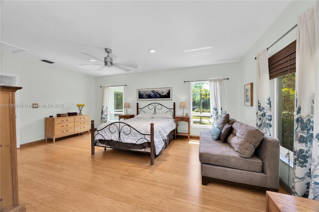 Recently Sold: $1,999,000 (5 beds, 4 baths, 2508 Square Feet)