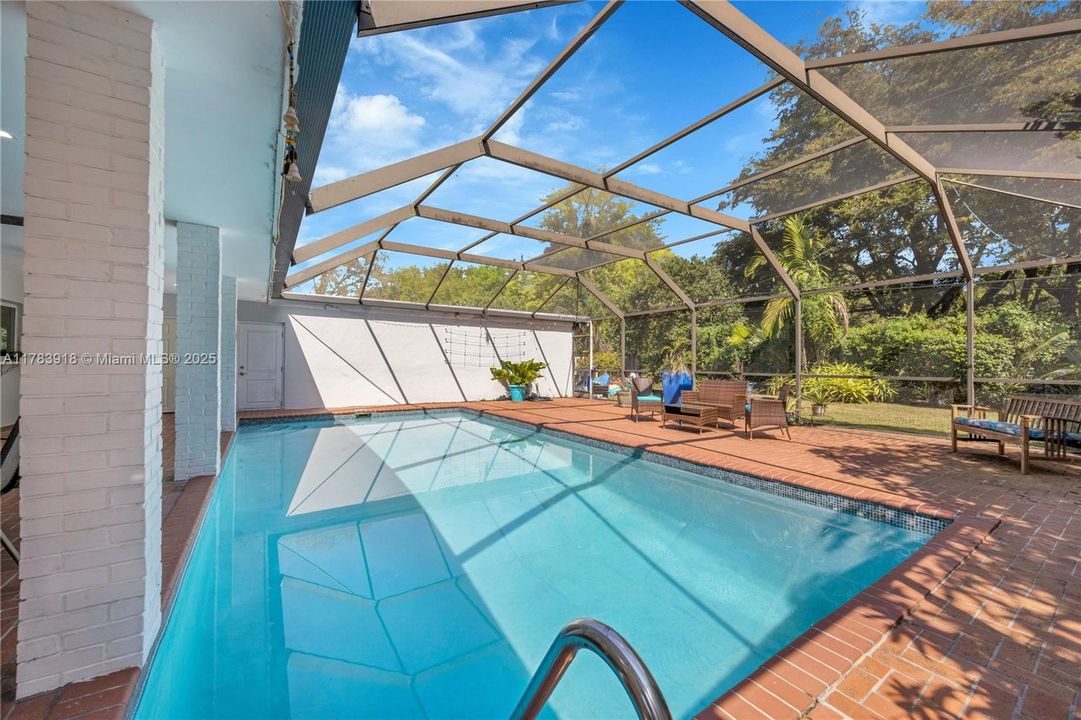 Recently Sold: $1,999,000 (5 beds, 4 baths, 2508 Square Feet)