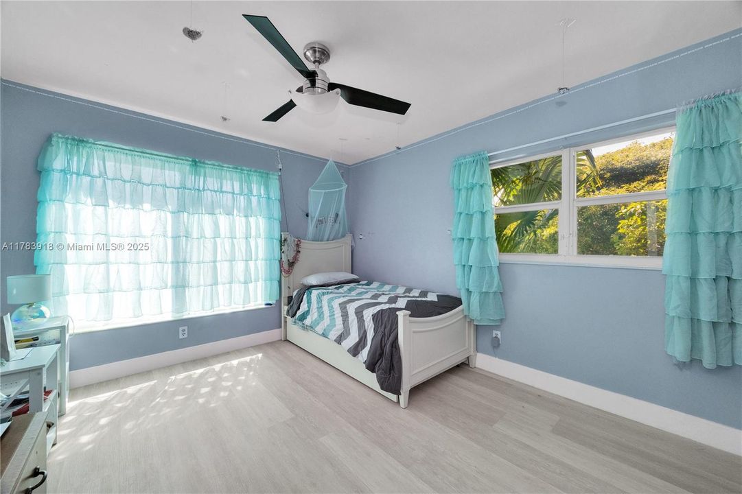 Recently Sold: $1,999,000 (5 beds, 4 baths, 2508 Square Feet)