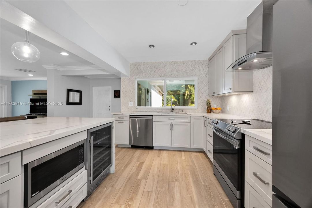 Recently Sold: $1,999,000 (5 beds, 4 baths, 2508 Square Feet)