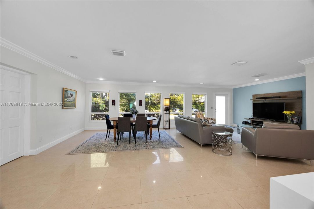 Recently Sold: $1,999,000 (5 beds, 4 baths, 2508 Square Feet)