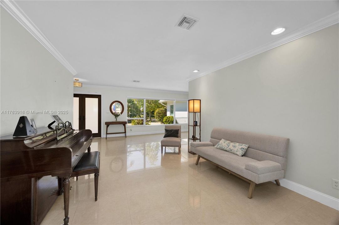 Recently Sold: $1,999,000 (5 beds, 4 baths, 2508 Square Feet)