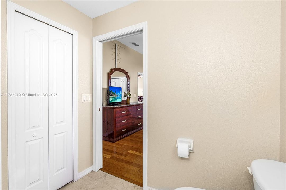 合同活跃: $270,000 (3 贝兹, 2 浴室, 0 平方英尺)